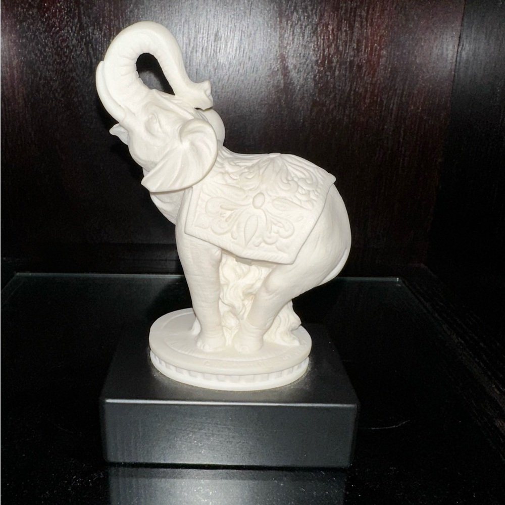 Elegant Elephant Sculpture Figurine Made in Italy